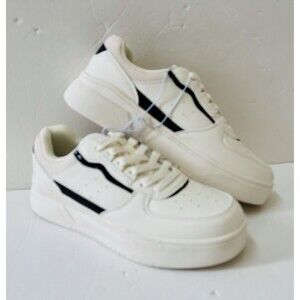 OLIVIA & KATE NEW YORK SNEAKER WOMENS SIZE 8 and 9 WHITE /BLACK  LACE UP NEW